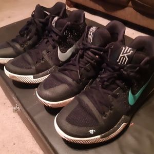 Kyrie 3 bundle